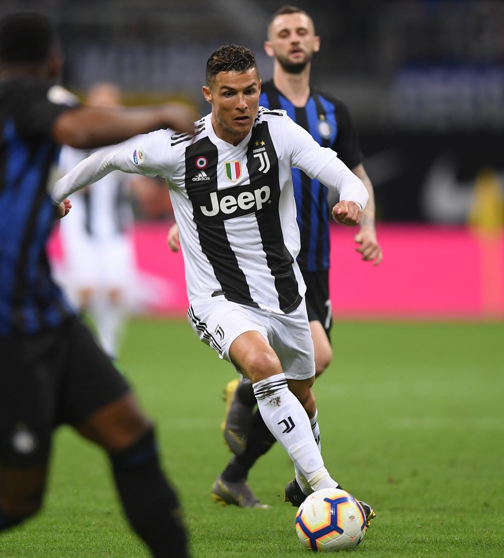 永远的黑豹，葡萄牙队正式发布致敬传奇尤西比奥的特别款球衣