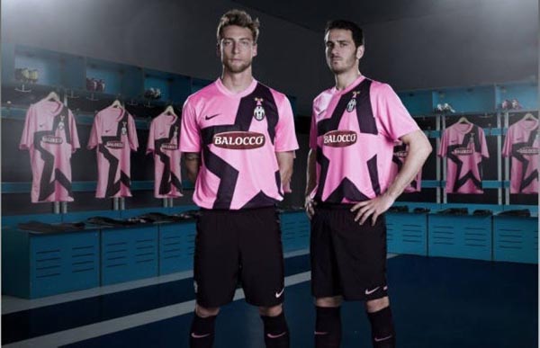 东体：国足海外拉练或选阿联酋，存在与一些球队约球的可能（东体：国足海外备战或赴阿联酋，可能与部分球队约战）